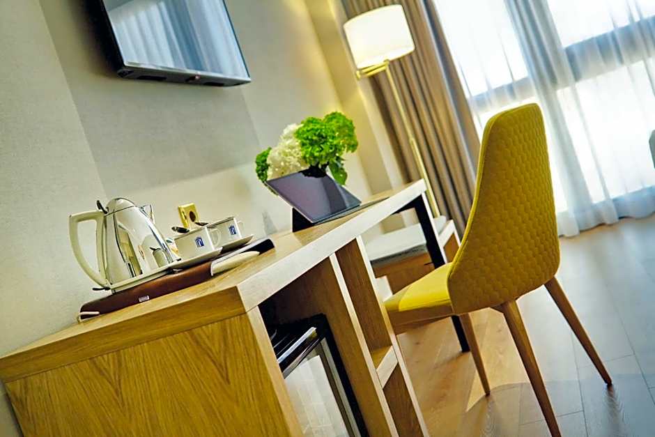 Oca Puerta del Camino Hotel