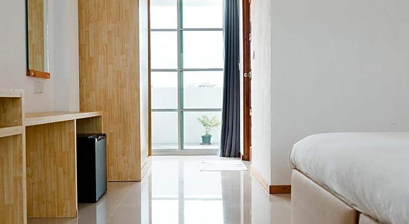 Sunrise by White sand dhigurah 