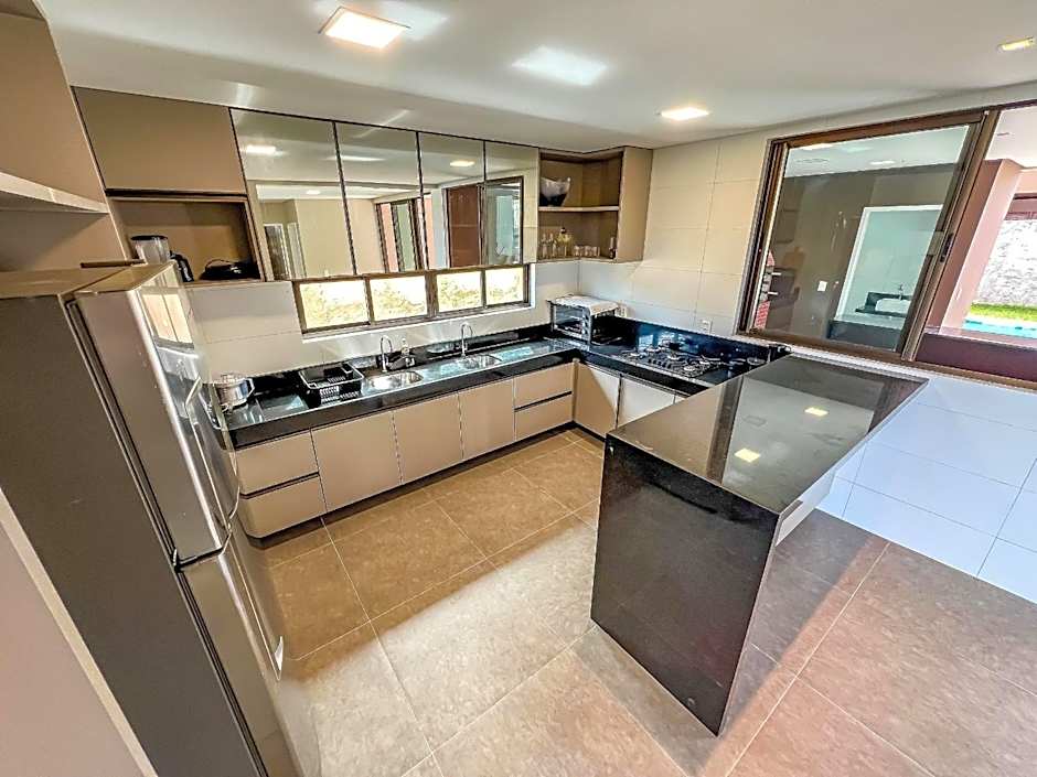 Casa com 4 suítes, piscina, a 20m do mar| Milagres