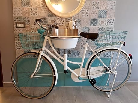 B&B Books & Bikes