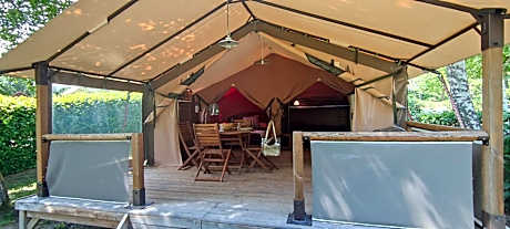Lodge Toilé sans sanitaire