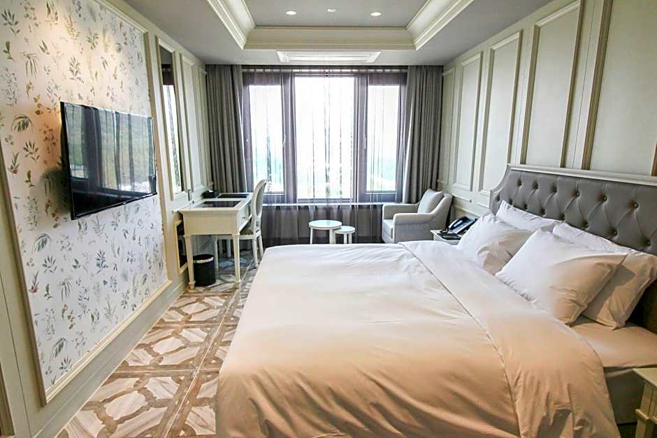 Golden Tulip Ever Yongin Hotel