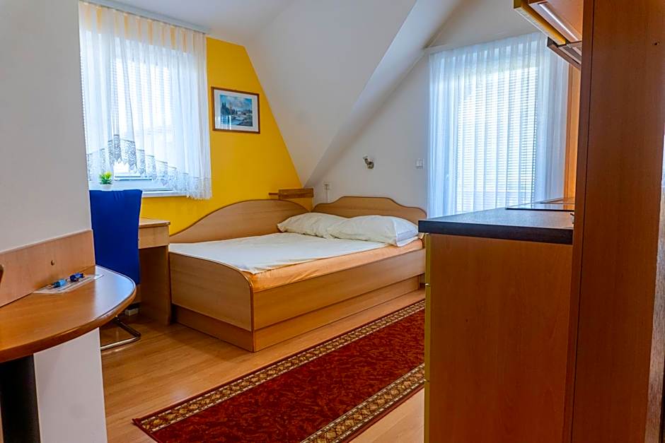 Rooms & Apartments Jana