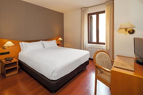 SUPERIOR DOUBLE ROOM (2 ADULTS)