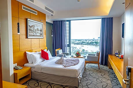 Executive River View