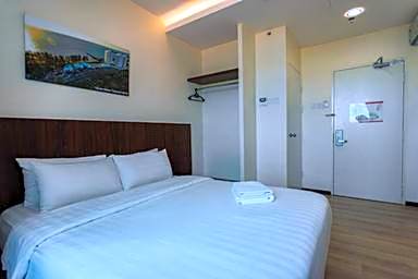 Emart Hotel (Riam) Sdn Bhd