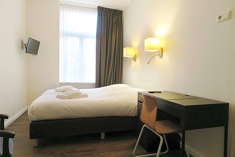 Hotel Carillon