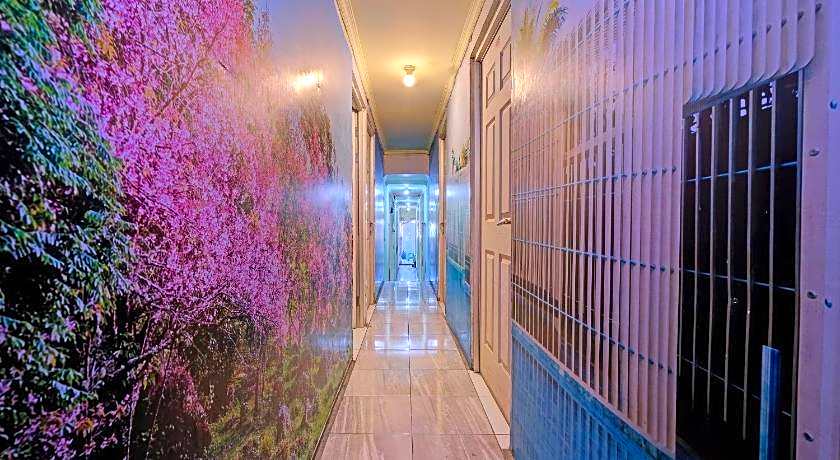 OYO Life 92877 Hotel Rainbow 7296