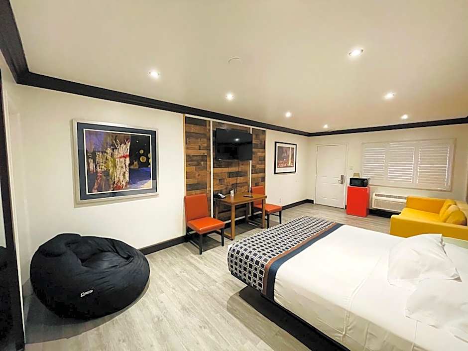 Casa Blanca Inn & Suites Whittier