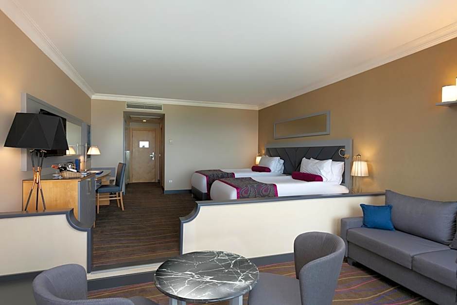 Photo 1 of 6 of Junior Suite, Garden View