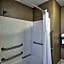 Holiday Inn Express Romulus / Detroit Airport By IHG