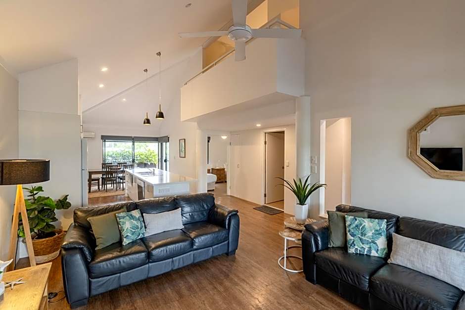 Outrigger Bay Apartments