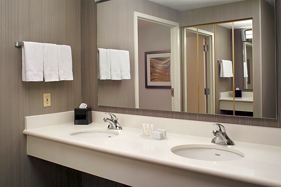 Courtyard by Marriott Cincinnati Covington