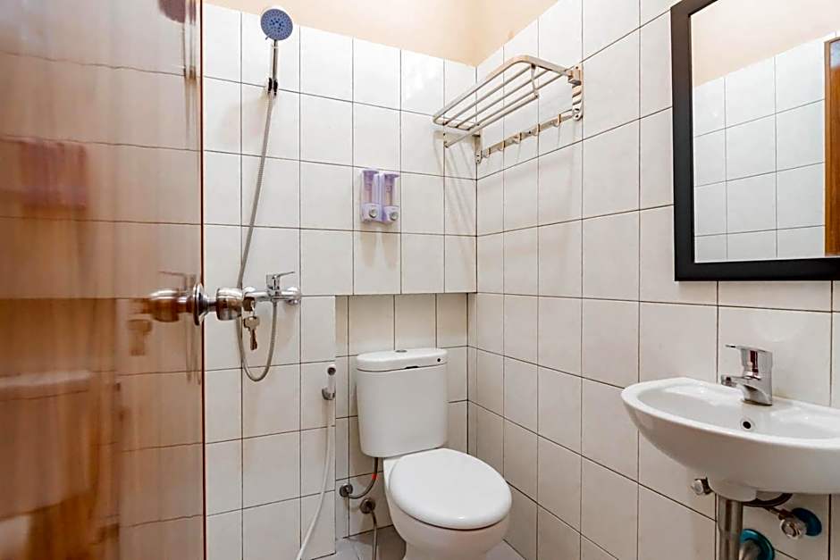 Shofy Guest House Mitra RedDoorz