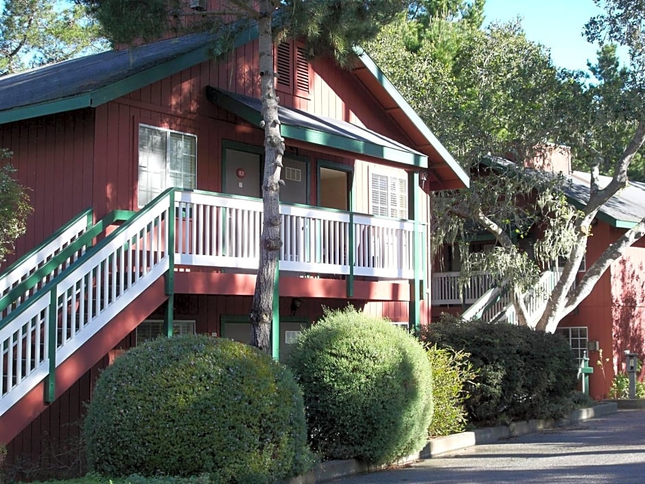 Cambria Pines Lodge
