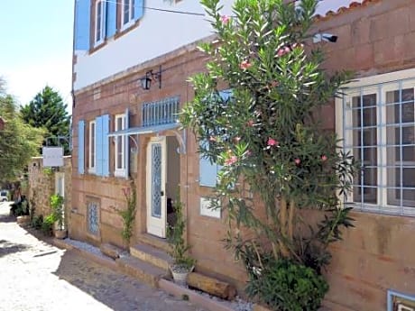 Cunda Sakin Hotel