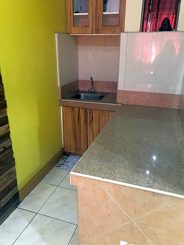 ASHBURN'S TRANSIENT BAGUIO - BASIC SLEEP and GO, LIMITED PAY PARKING, SELF SERVICE