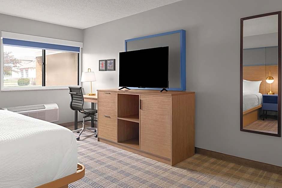 AmericInn by Wyndham Marshfield