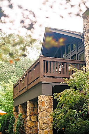 Sylvan Valley Lodge and Cellars