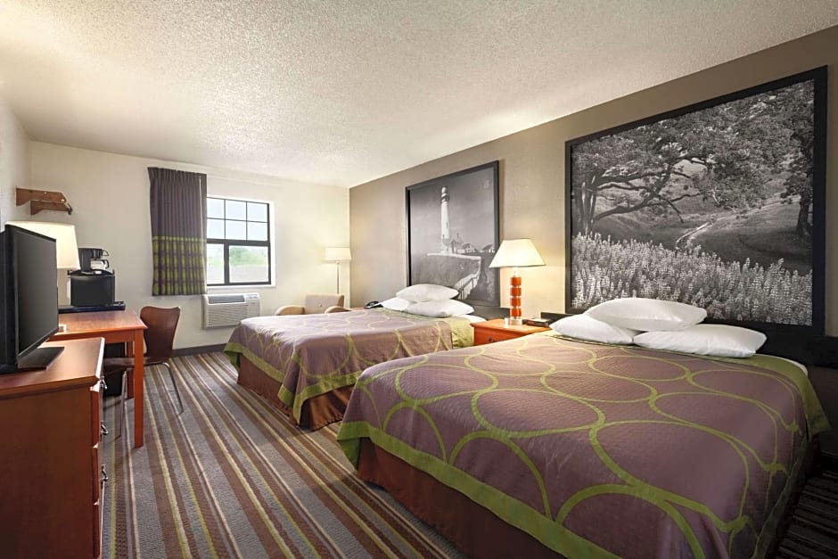 Super 8 by Wyndham Colorado Springs/Afa Area