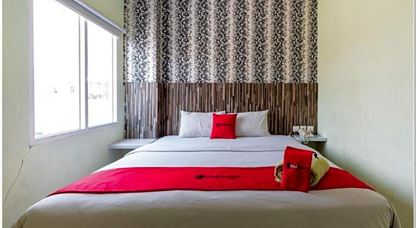 RedDoorz Plus @ Hertasning Area Makassar