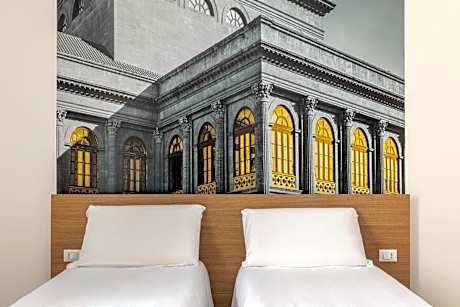 Twin Room with View