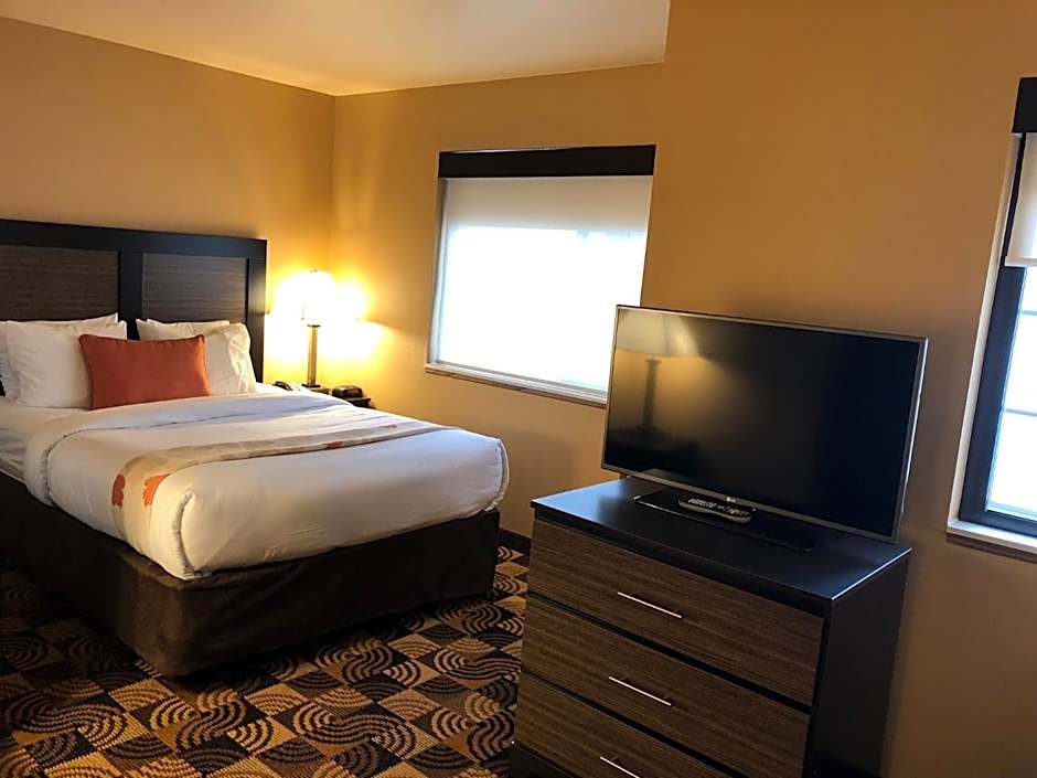 Hawthorn Extended Stay by Wyndham Milwaukee Airport