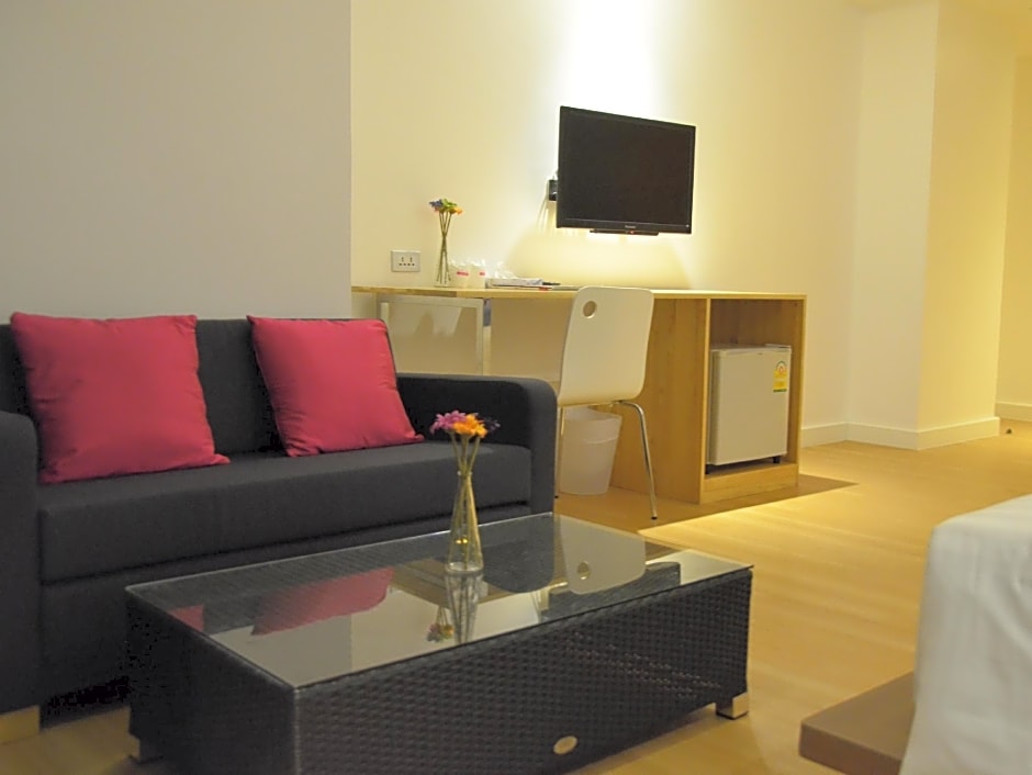 The Scenery City Hotel