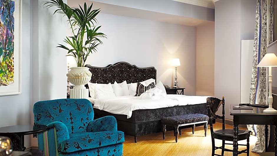 Dorsia Hotel & Restaurant