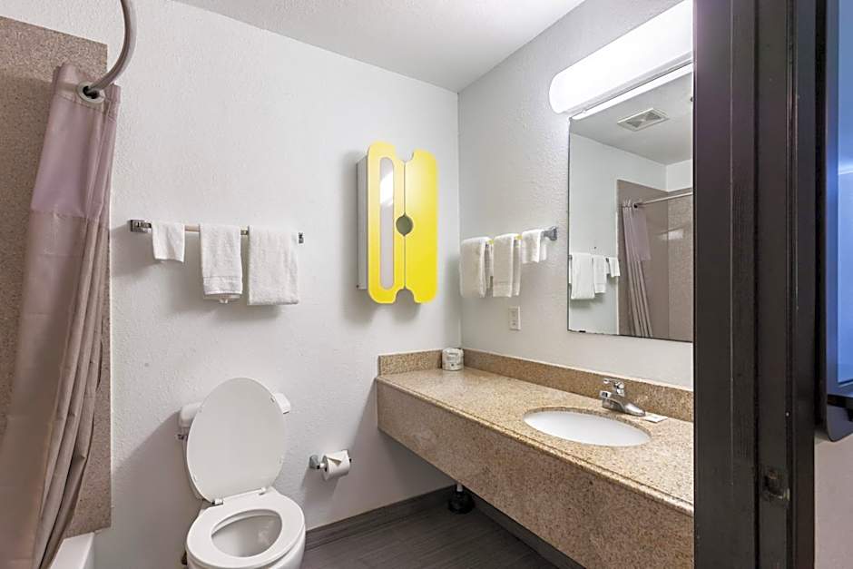 Studio 6-Port Arthur, TX - SE