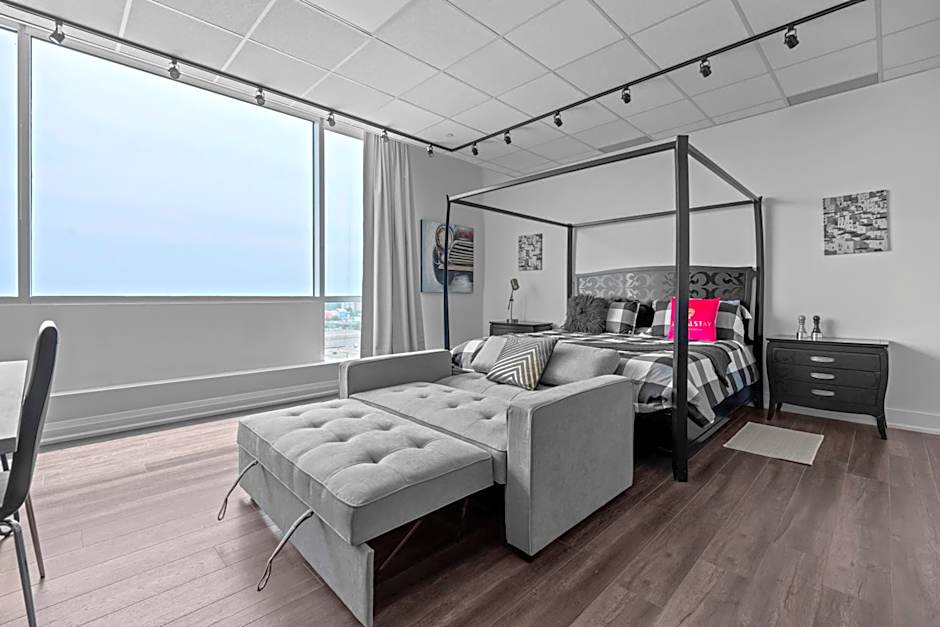 Bright Suites Finch West steps to Metro by hotel DUKE