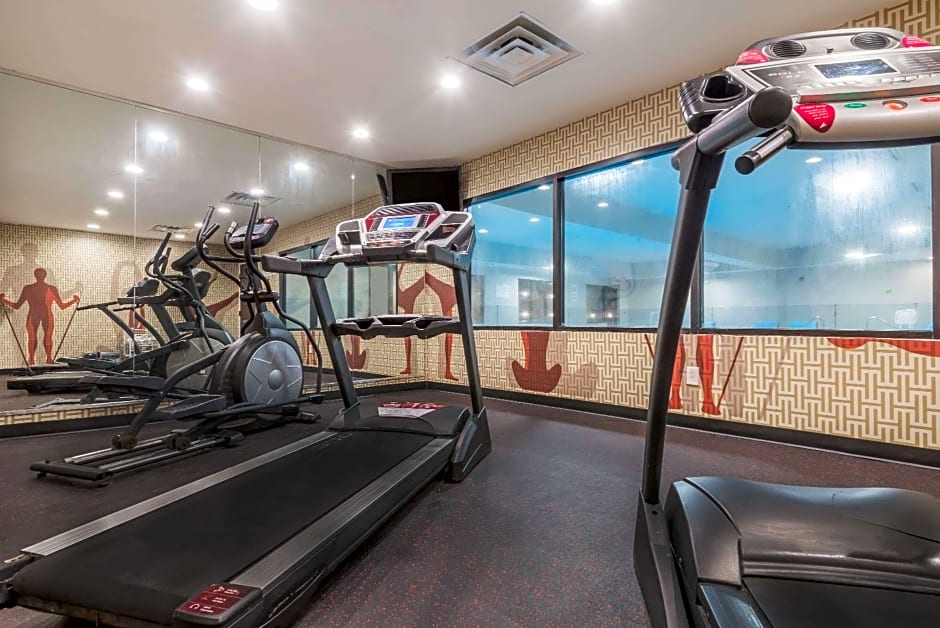Hawthorn Extended Stay by Wyndham Columbus West