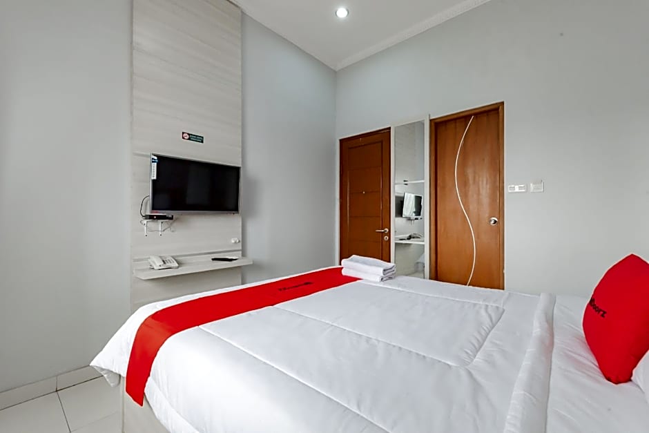 RedDoorz @ Kandaga 80 near Stadium Arcamanik