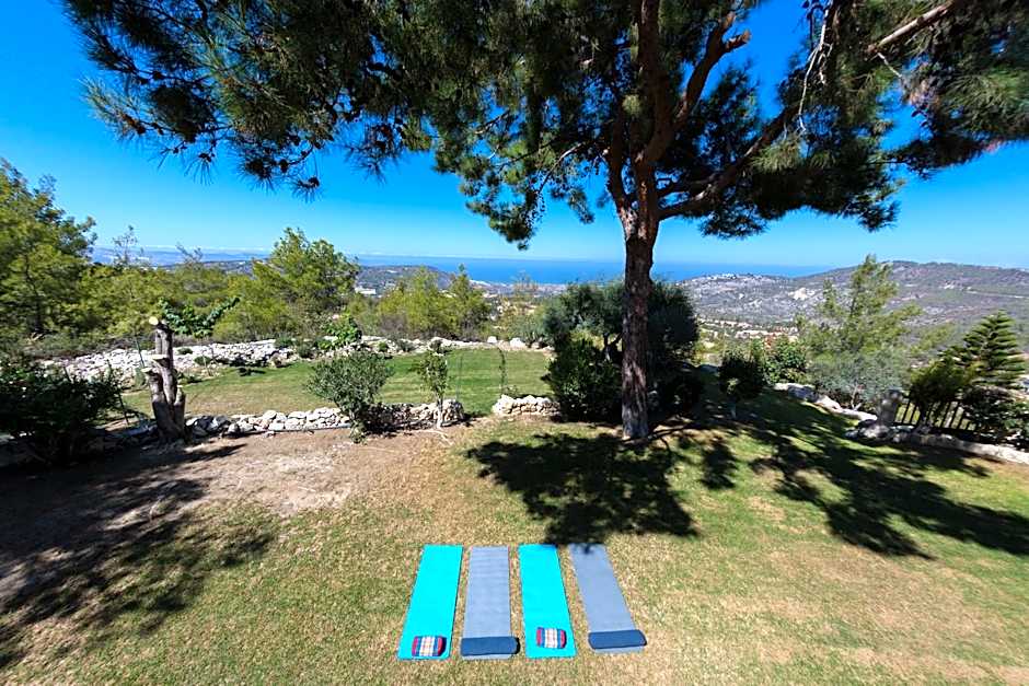 Demetriou Paradisos Hills Hotel