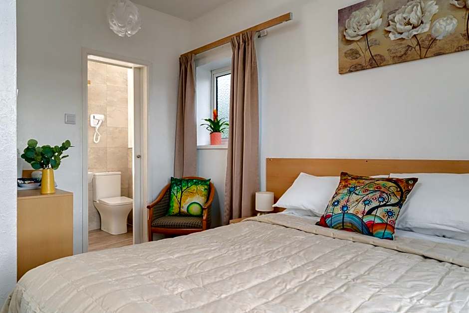 Torland Hotel - seafront location, guaranteed free parking
