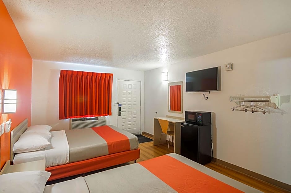 Motel 6-Lawton, OK