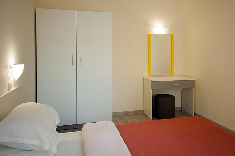 Mariner's Hotel - Self Catering - Adults Only