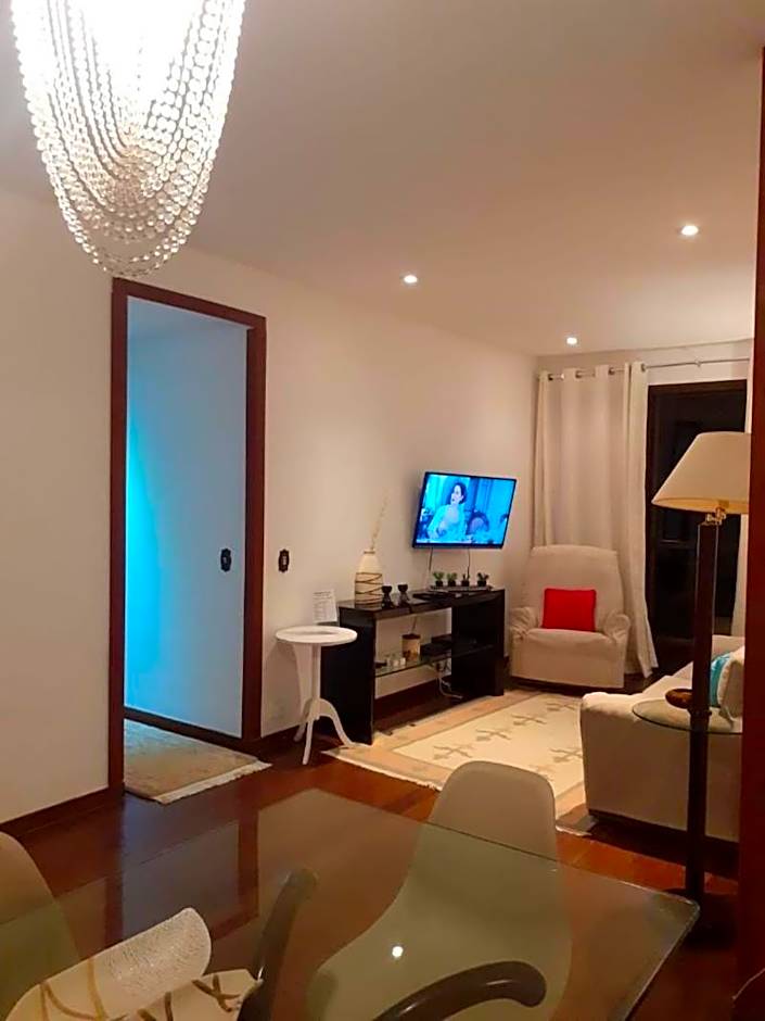 MS145. Excelente apartamento em andar alto no Arpoador!