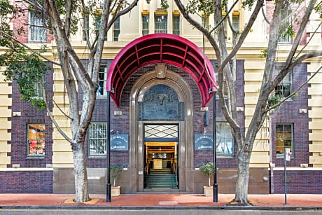 Executive 2 Bedroom Apartment with City View - No Housekeeping