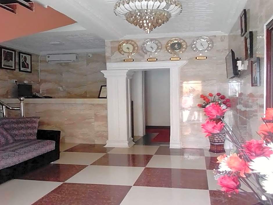 Carabana Hotel & Suites	