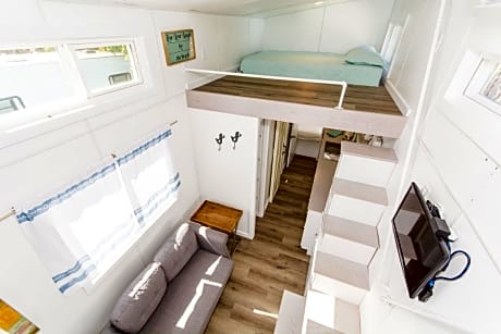 Tiny House - Aqua Oasis