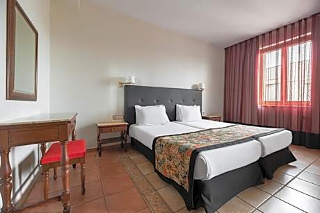 Family Room with Parking