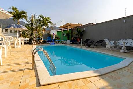 Casa com piscina prox a Praia em Peruibe SP