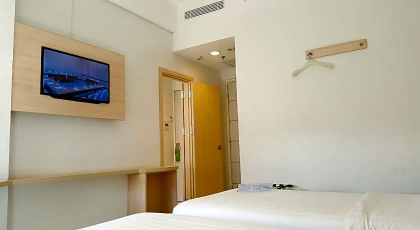Whiz Prime Hotel Sudirman Makassar