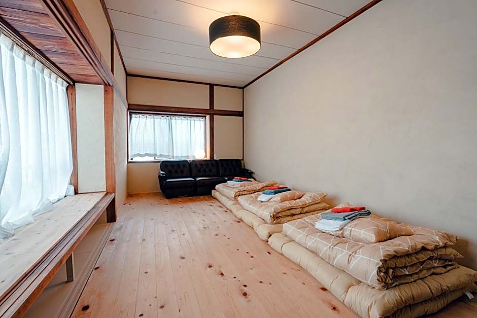 SLOW HOUSE (Mixed dormitory)