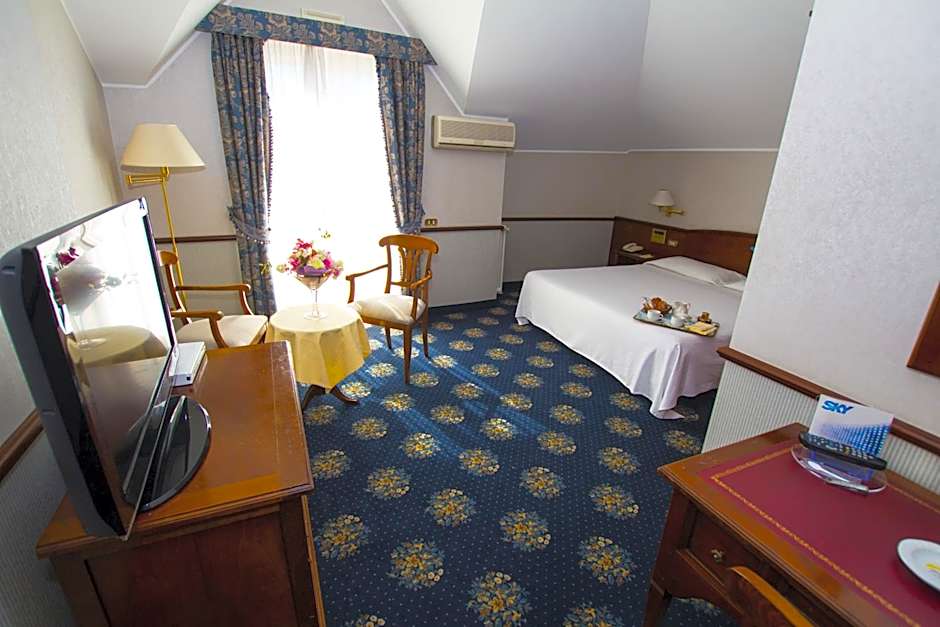 Hotel De La Ville