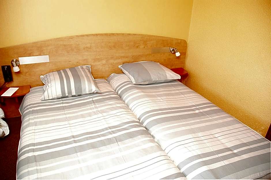 Le Cheval Noir Hôtel Paris Pantin