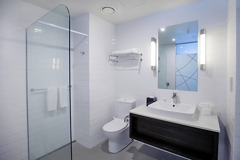 Grand Pacific Hotel By IHG