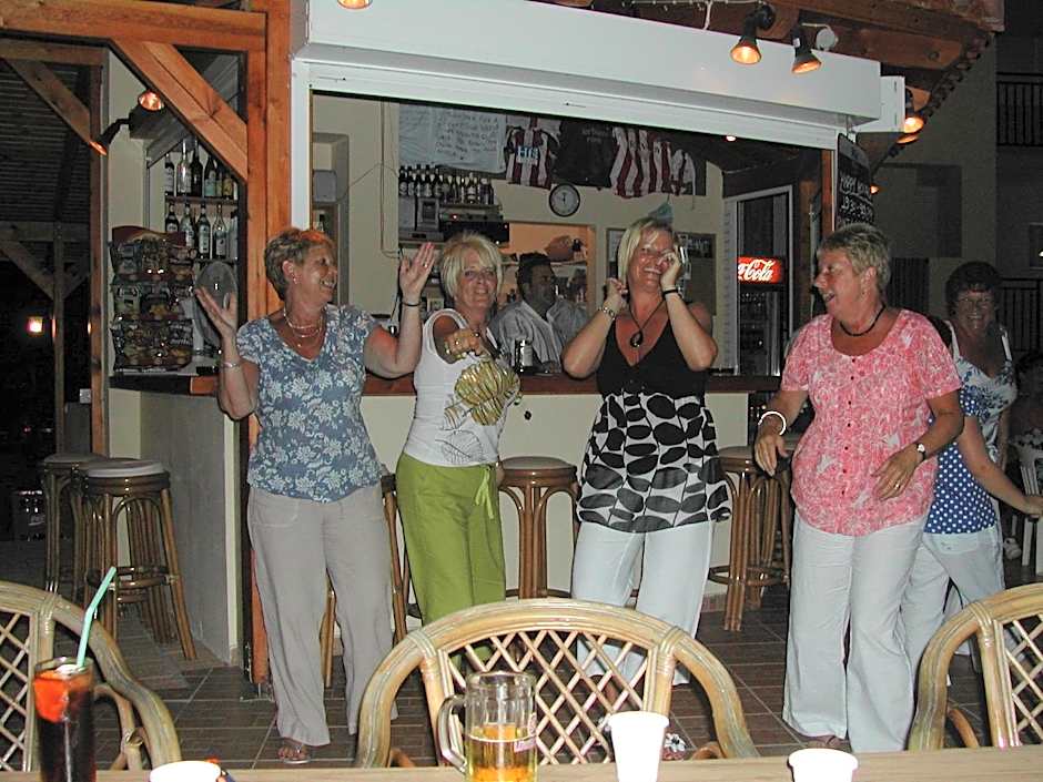 Sunshine Studios & Apartments