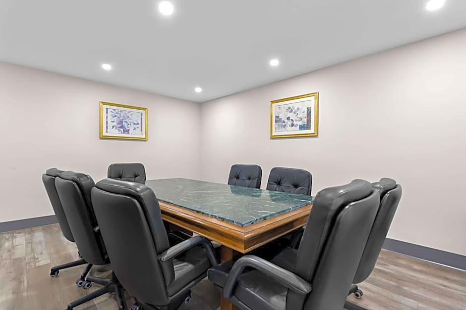 SureStay Plus by Best Western Windsor